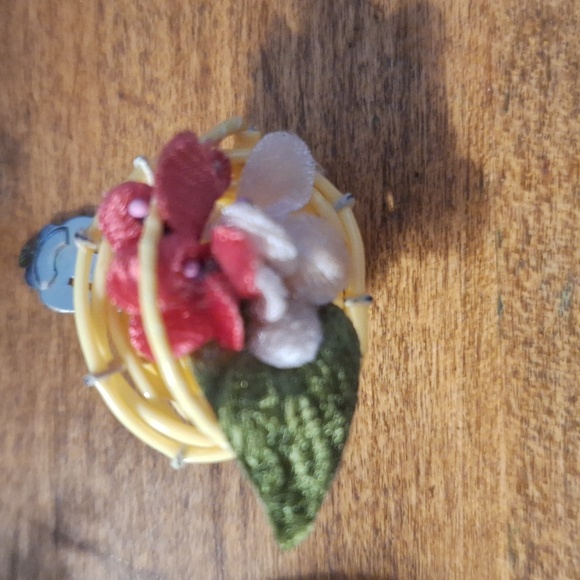 VTG Clip On Earrings Woven Basket Wicker Flowers Boho Signed Japan - Picture 2 of 5